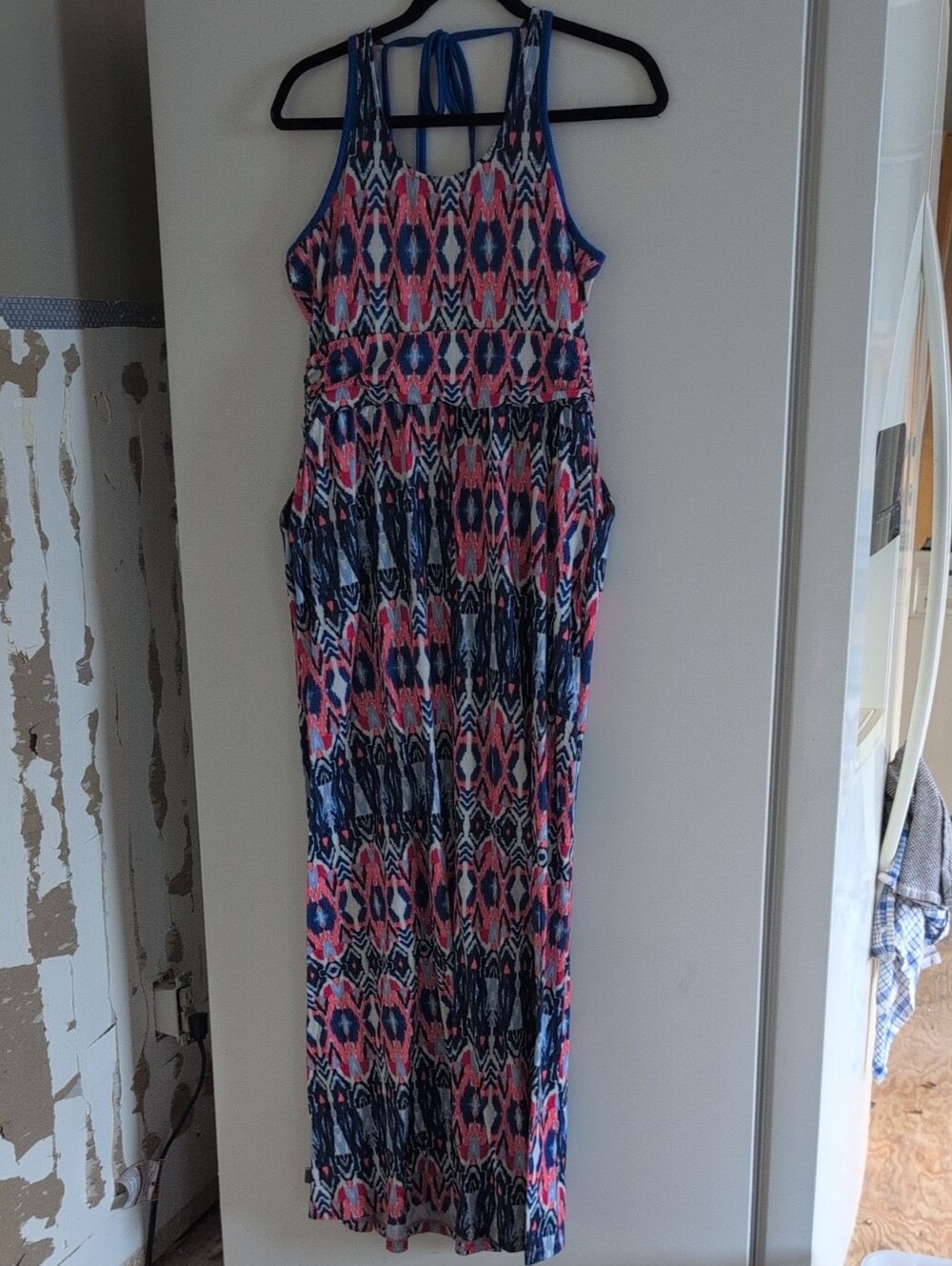 Mountain Hardwear Coral and Navy Blue Patterned Tank